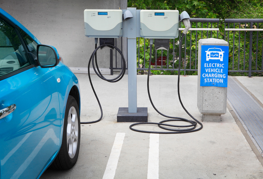 Electric vehicle charging station